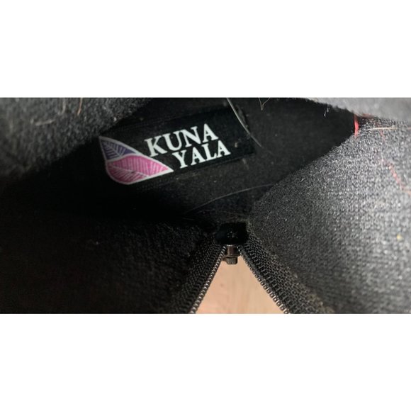 Handmade Kuna Yala booties - Picture 13 of 16